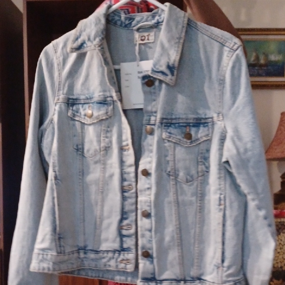Blue Jean Jacket with Classic Trucker Style
